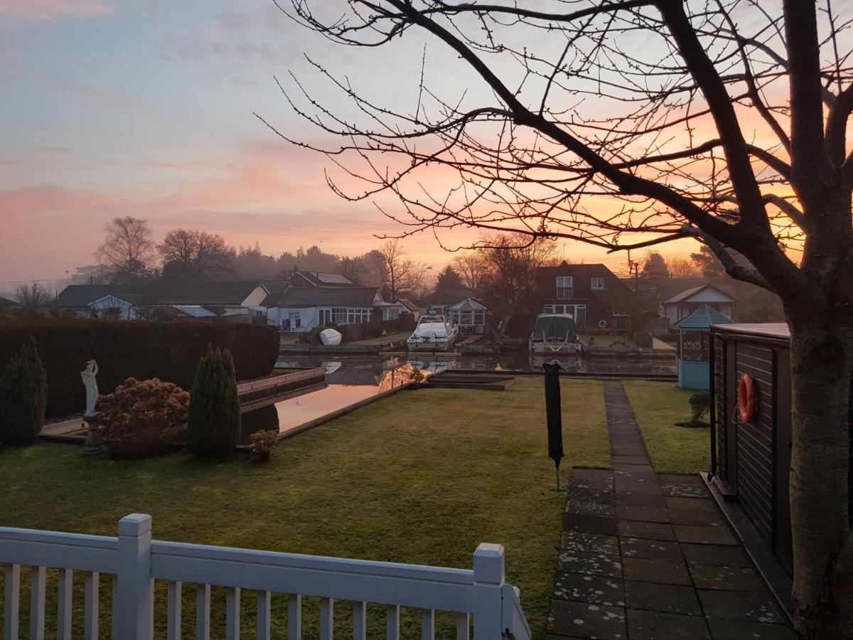 The Willows Wroxham Exterior photo