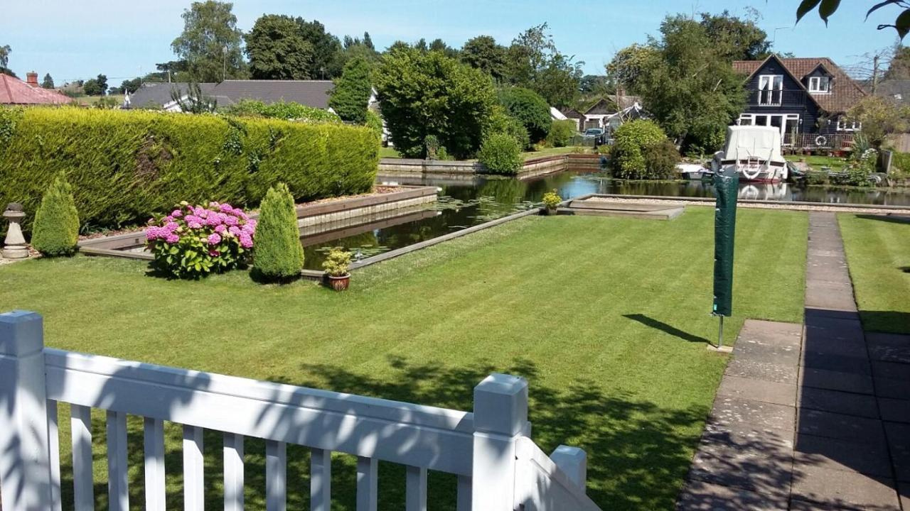 The Willows Wroxham Exterior photo