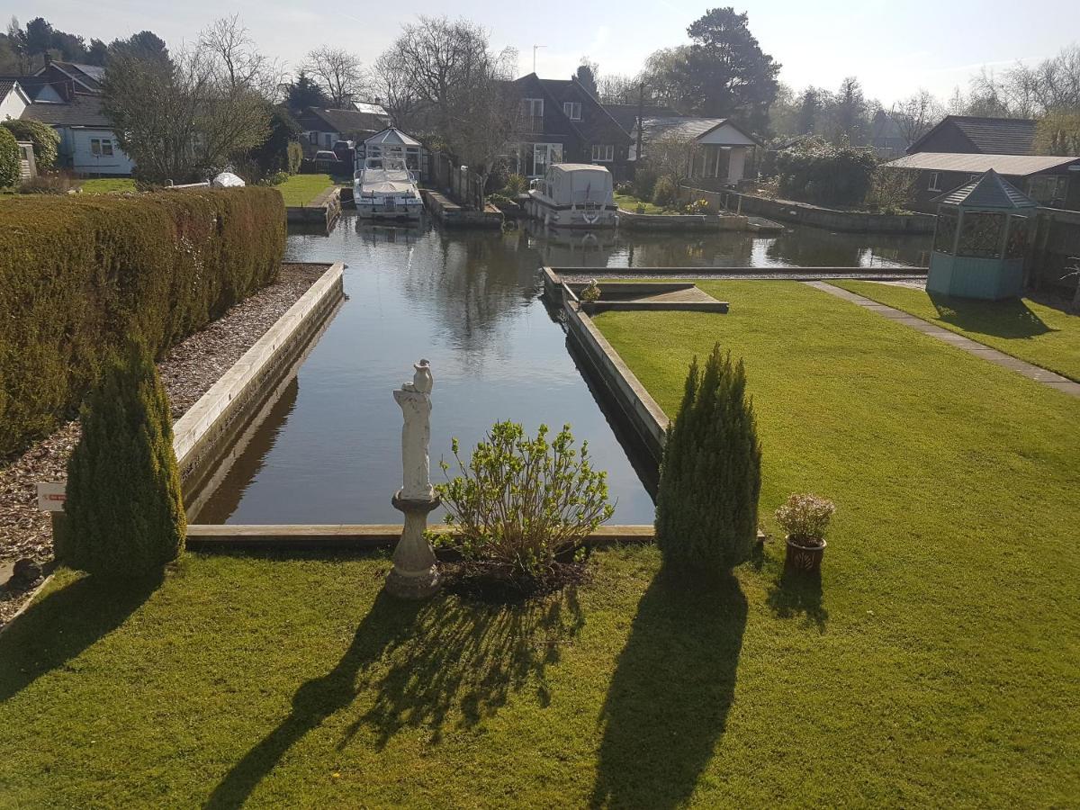 The Willows Wroxham Exterior photo
